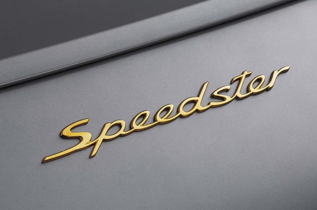 Rear Logo Image - 1052
